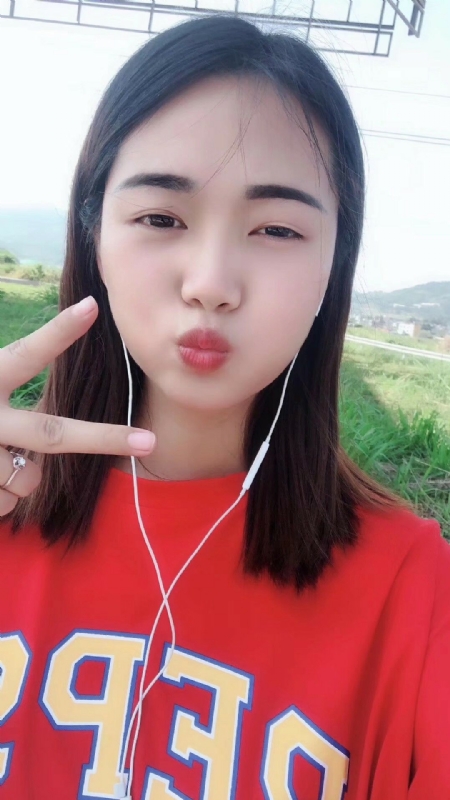 深拥必定温暖的第一张照片--平顶山相亲服务中心