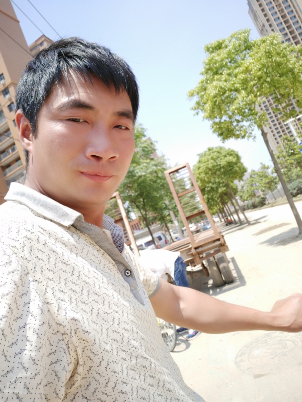 勇哥的第一张照片--平顶山相亲服务中心