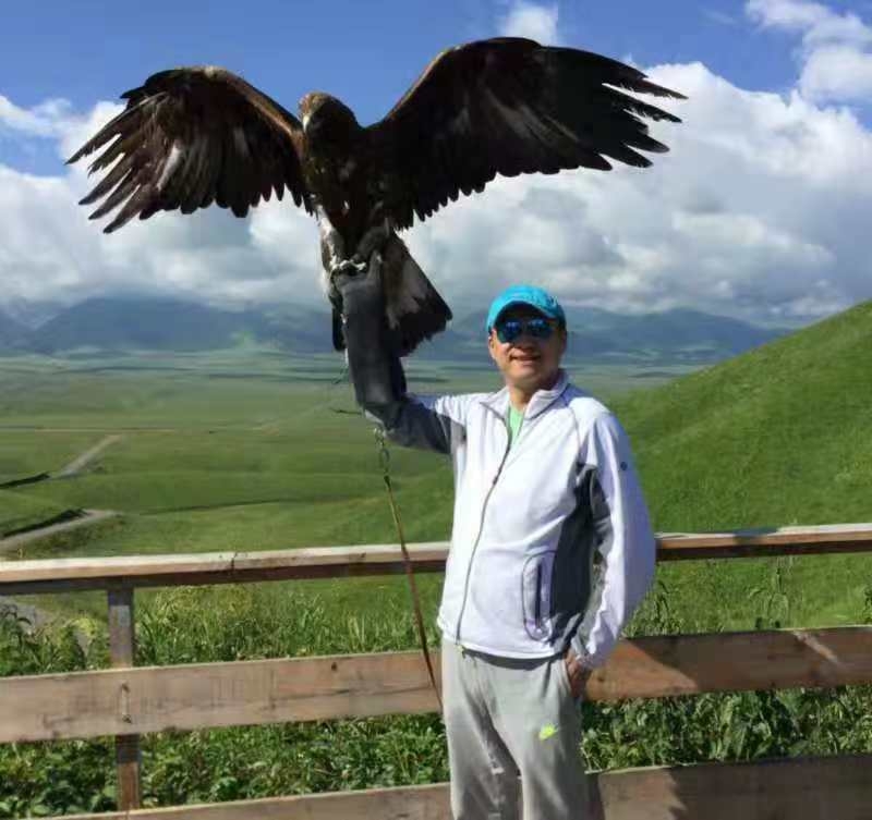 怀抱清风的第一张照片--平顶山相亲服务中心