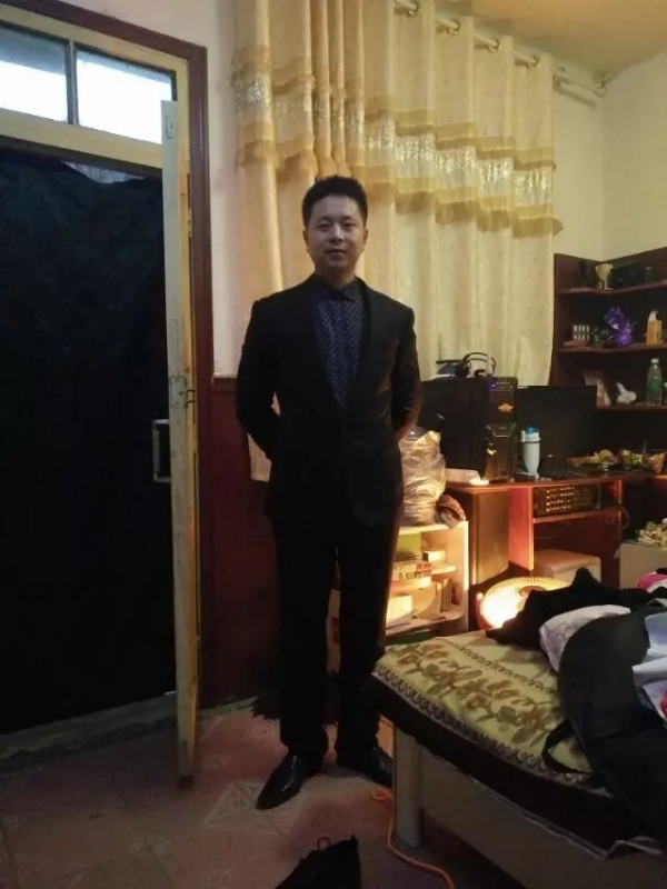 亮亮的第一张照片--平顶山相亲服务中心