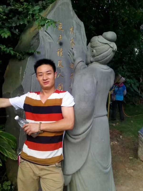 相依相伴的第一张照片--平顶山相亲服务中心