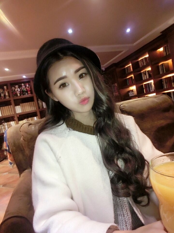 气质小妹的第三张照片--平顶山相亲服务中心