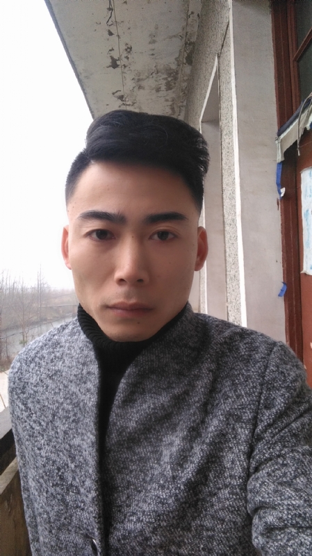 谁伴我闯荡的第一张照片--平顶山相亲服务中心