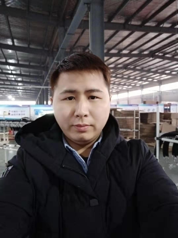 刀锋的第一张照片--平顶山相亲服务中心