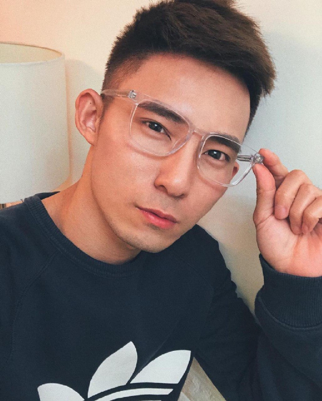 小伟的第一张照片--平顶山相亲服务中心