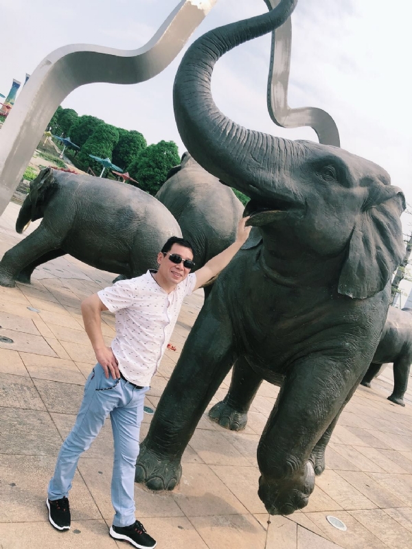 朝望大海的第三张照片--平顶山相亲服务中心