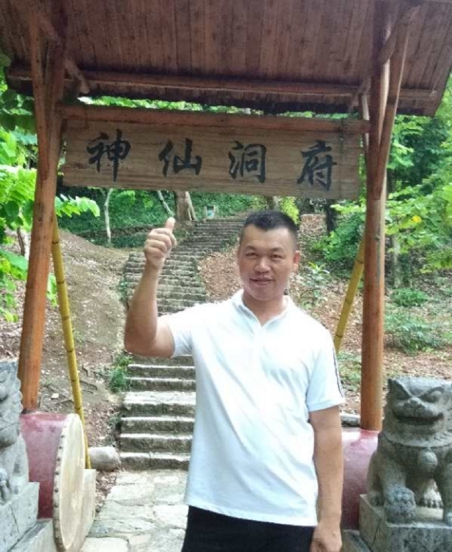 强仔的第一张照片--平顶山相亲服务中心