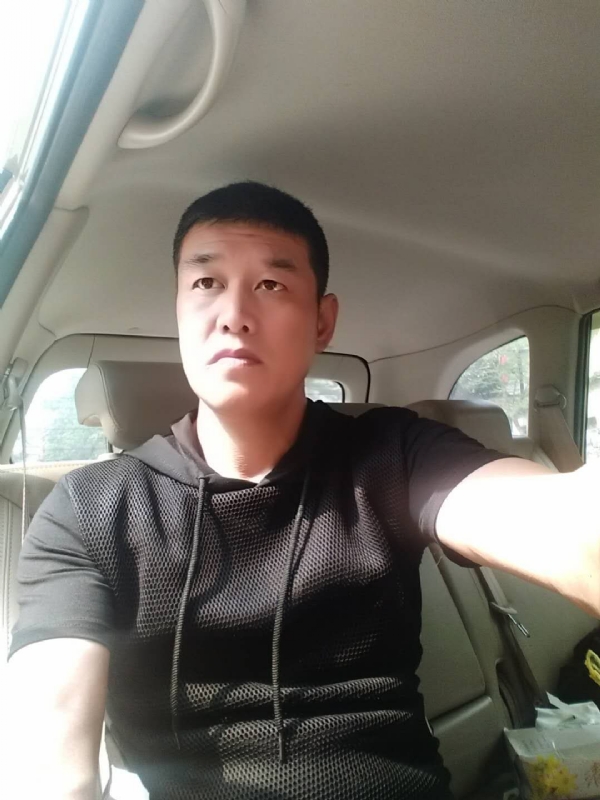 深爱的疯子的第一张照片--平顶山相亲服务中心