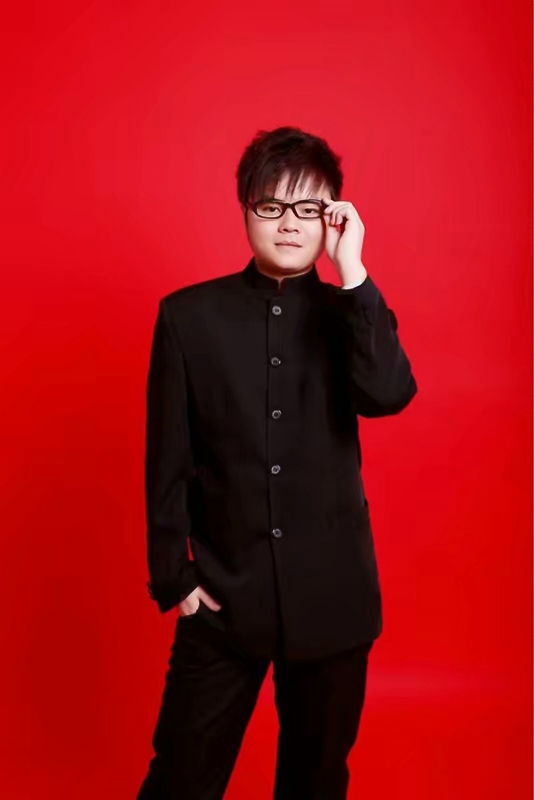 站在远处看童年的第一张照片--平顶山相亲服务中心