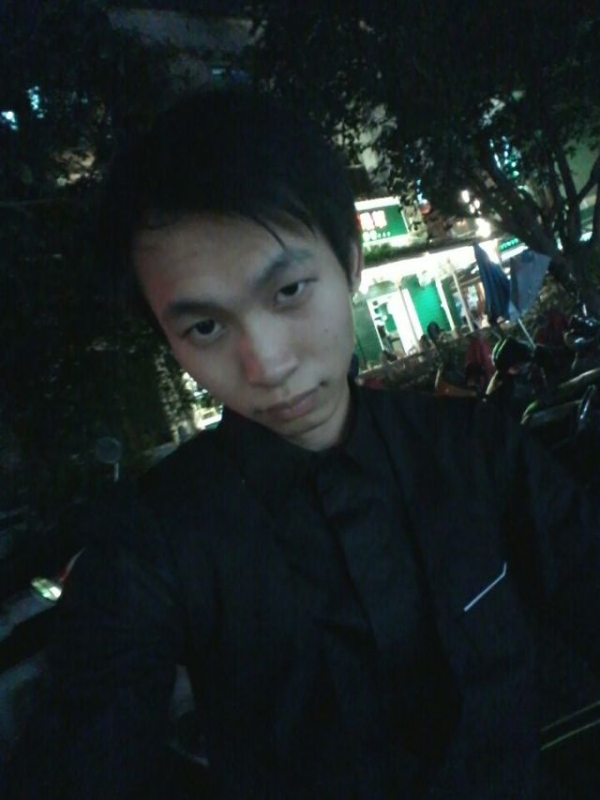 瞬间回眸的第一张照片--平顶山相亲服务中心