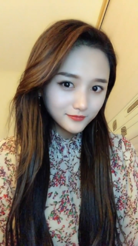 淡然一笑的第一张照片--平顶山相亲服务中心