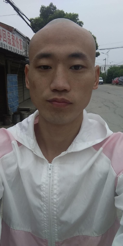 花花公子的第一张照片--平顶山相亲服务中心