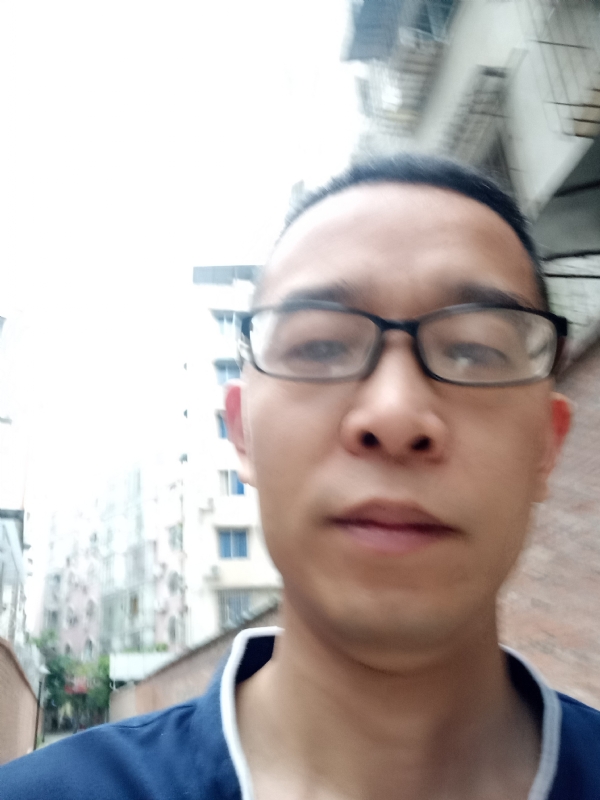 眼镜的第一张照片--平顶山相亲服务中心