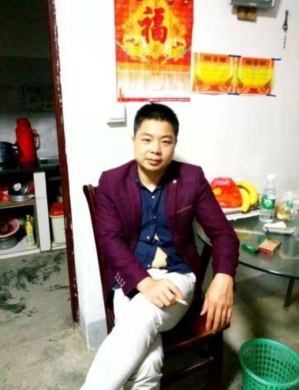 蓝色的微笑的第一张照片--平顶山相亲服务中心