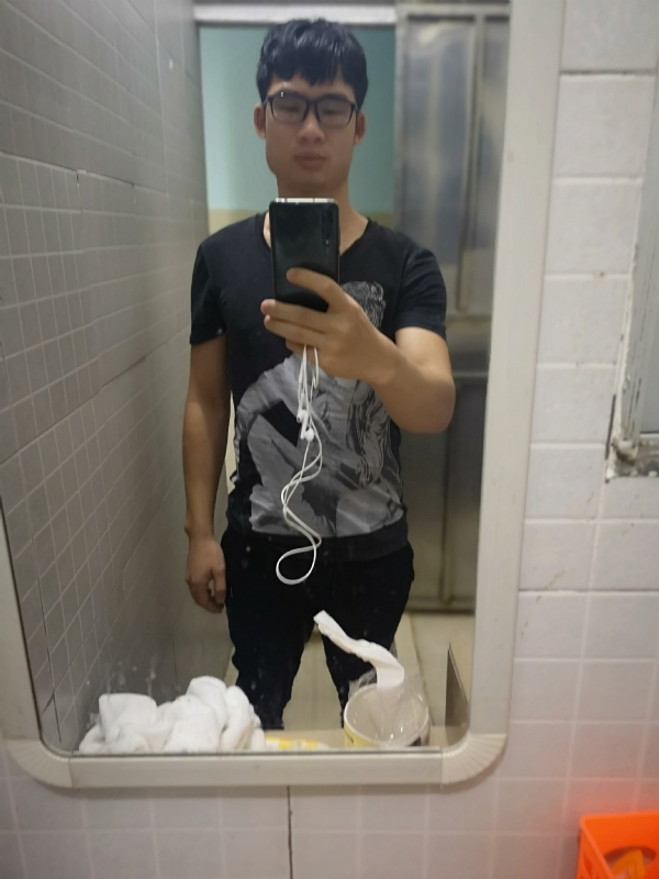 右手的执着的第一张照片--平顶山相亲服务中心