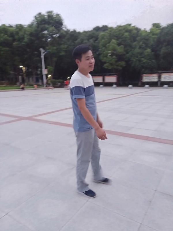 一笑的第一张照片--平顶山相亲服务中心