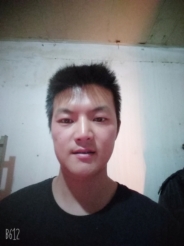 风轻云淡的第一张照片--平顶山相亲服务中心