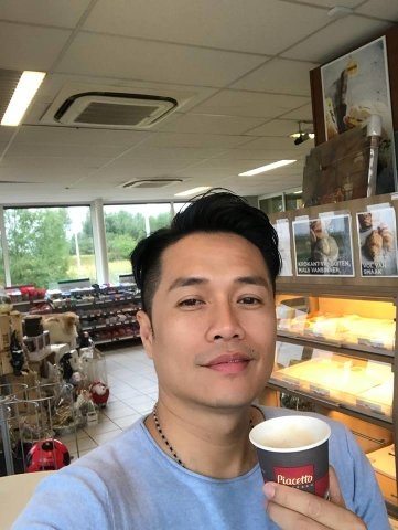 短歌的第一张照片--平顶山相亲服务中心