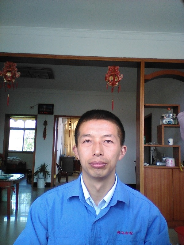 红玫瑰的第一张照片--平顶山相亲服务中心