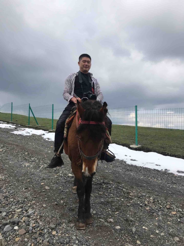 一个人的第一张照片--平顶山相亲服务中心