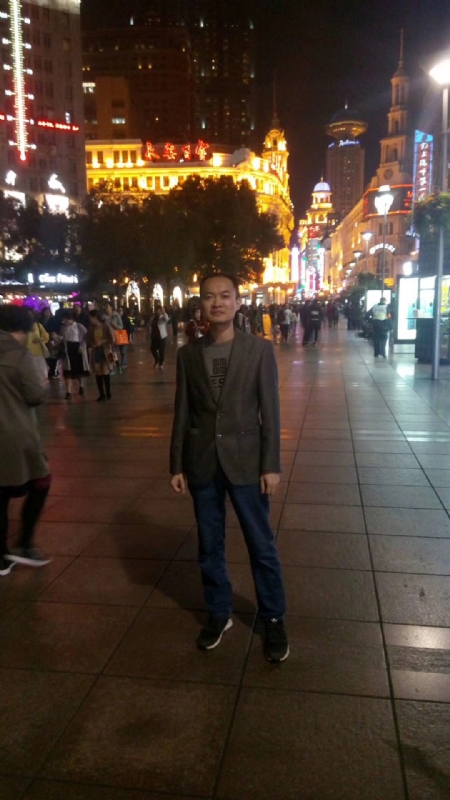 水池养鱼的第一张照片--平顶山相亲服务中心