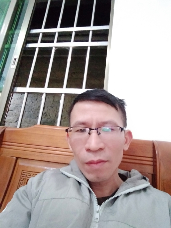 奋斗的第一张照片--平顶山相亲服务中心