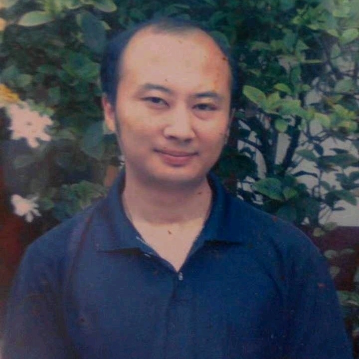 石峰里的生命的第一张照片--平顶山相亲服务中心