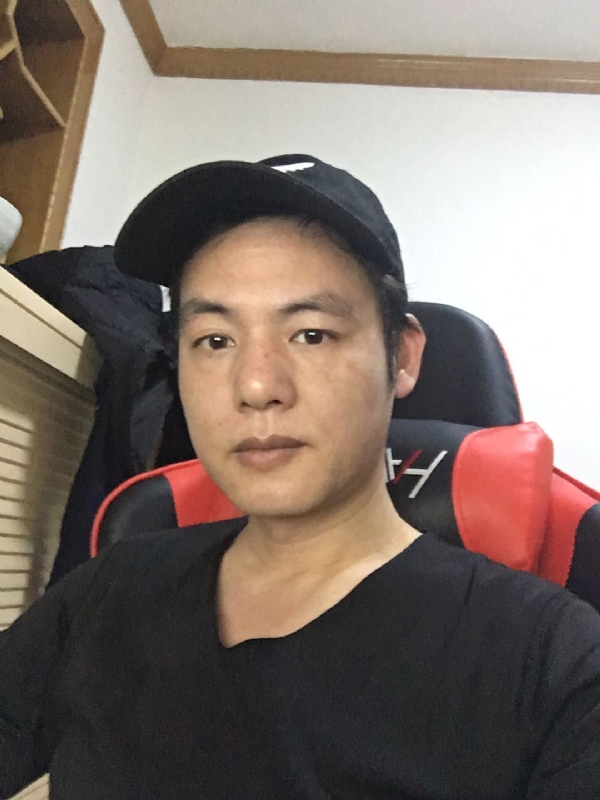 扛枪打鸟的第一张照片--平顶山相亲服务中心