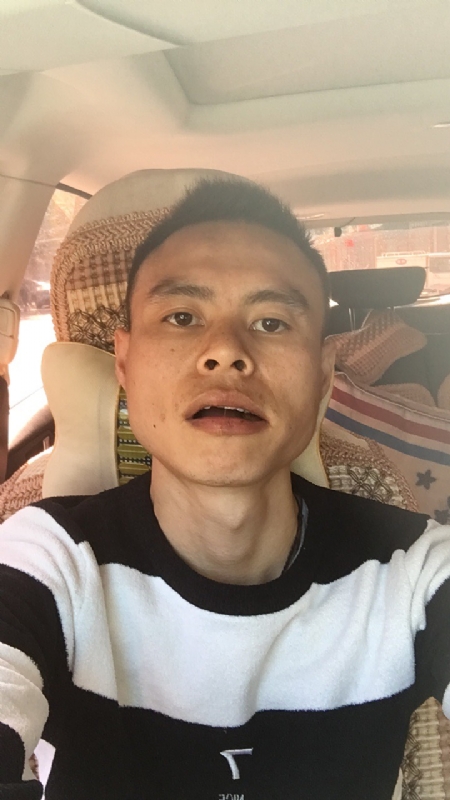 小何的第一张照片--平顶山相亲服务中心