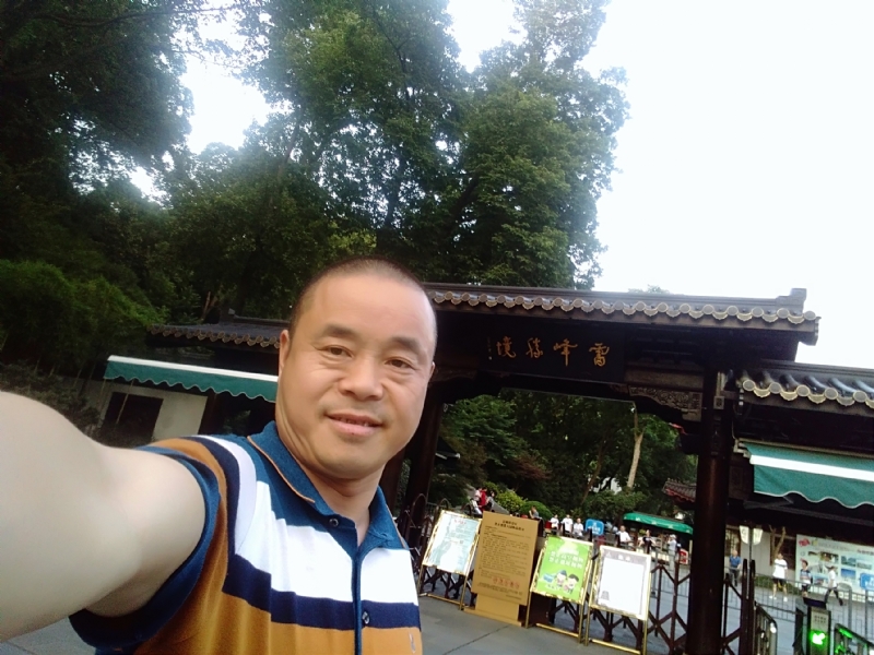 夏雨晨紫的第一张照片--平顶山相亲服务中心