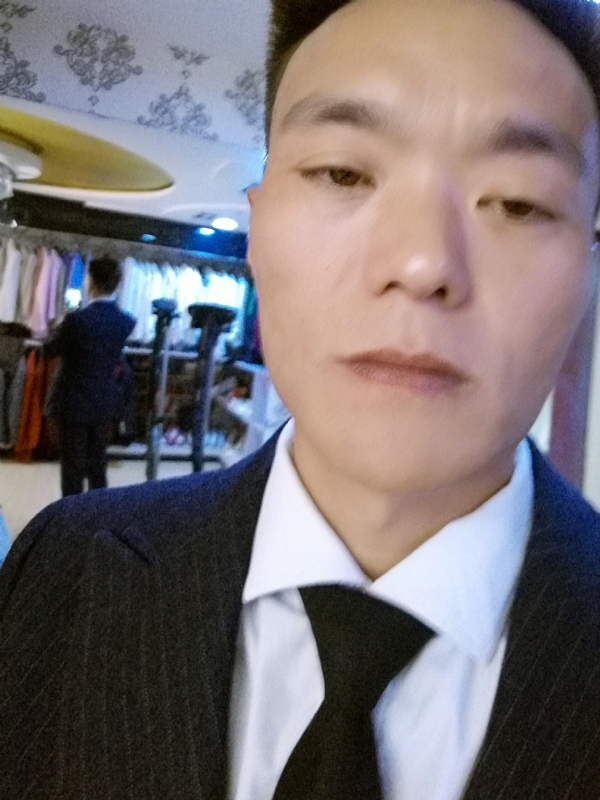 醉酒的蝴蝶的第二张照片--平顶山相亲服务中心