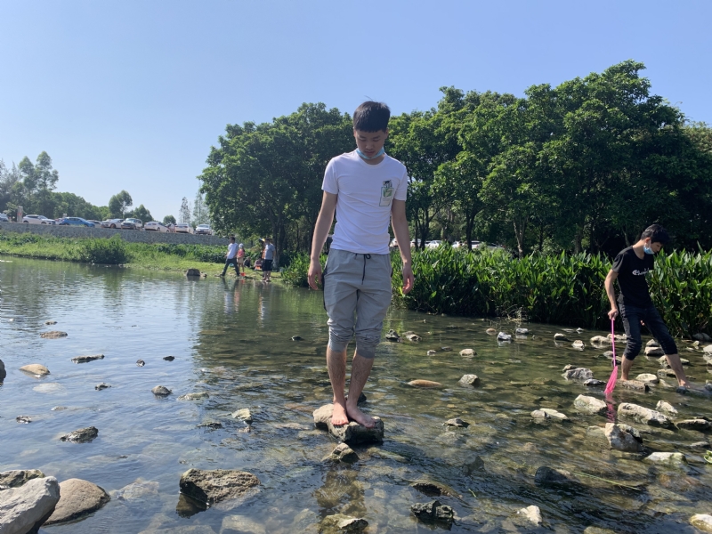 放假吃鸡的第一张照片--平顶山相亲服务中心