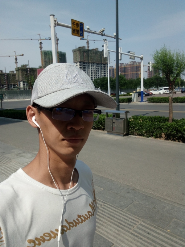 挥一挥手什么都没有的第一张照片--平顶山相亲服务中心