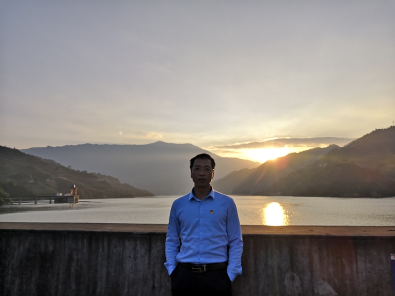 庸人自扰的第一张照片--平顶山相亲服务中心