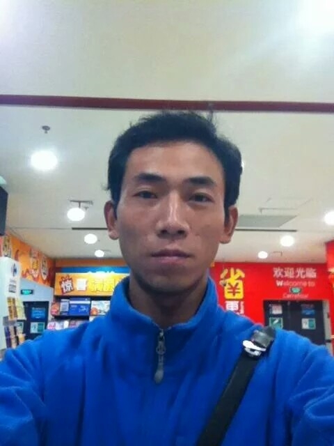 青草地溪水边的第一张照片--平顶山相亲服务中心