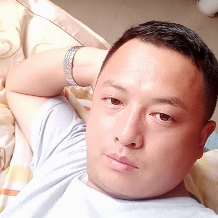 忘世情的第一张照片--平顶山相亲服务中心