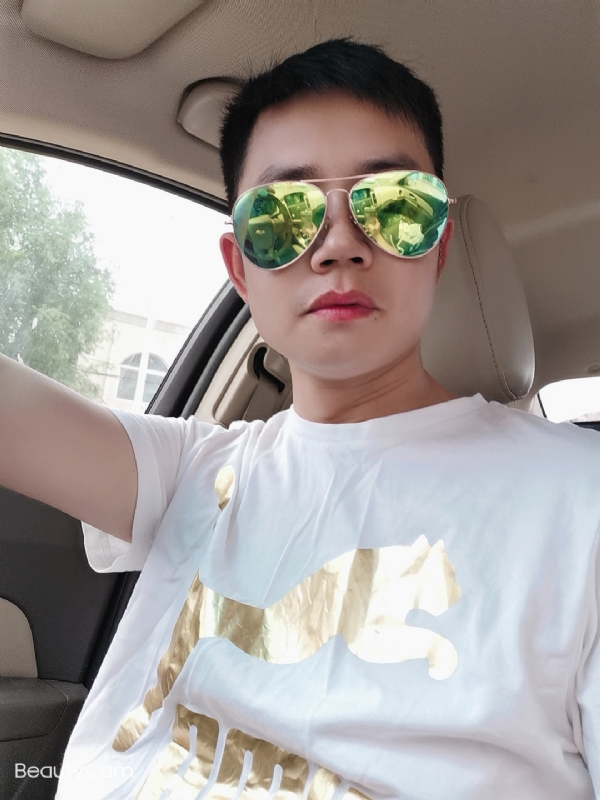 奋斗的第一张照片--平顶山相亲服务中心