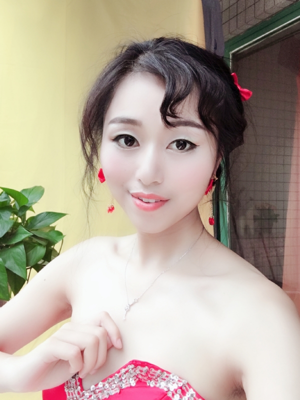 薇薇的第一张照片--平顶山相亲服务中心