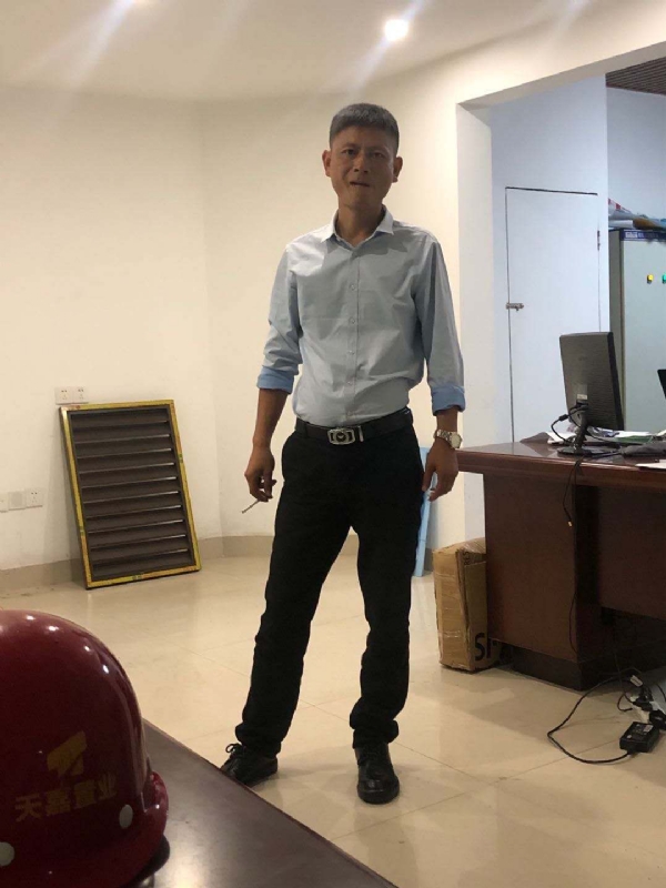 郁闷之中的第一张照片--平顶山相亲服务中心