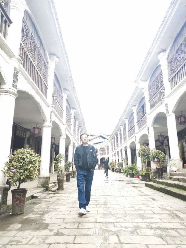 斌哥哥的第一张照片--平顶山相亲服务中心