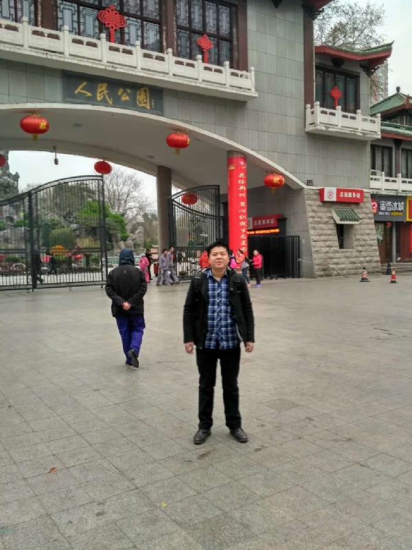 在奋斗的第一张照片--平顶山相亲服务中心