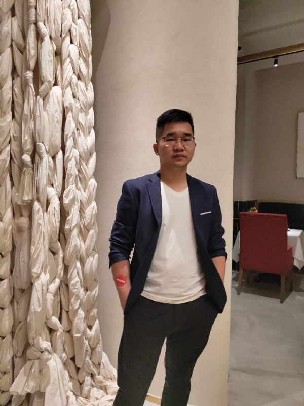 在路上的第二张照片--平顶山相亲服务中心