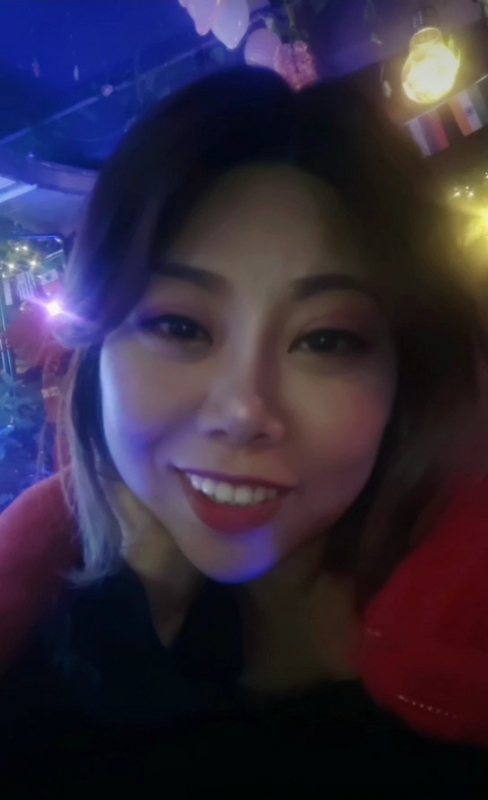 收快递的费仙女的第一张照片--平顶山相亲服务中心