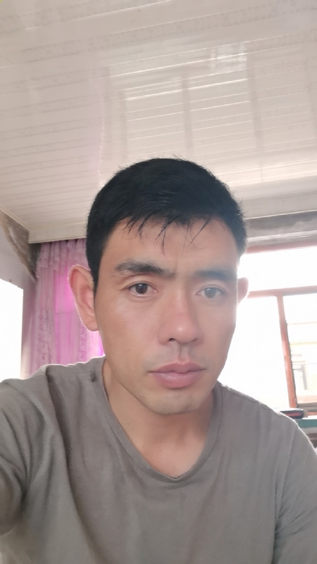 小草莓1981的第一张照片--平顶山相亲服务中心