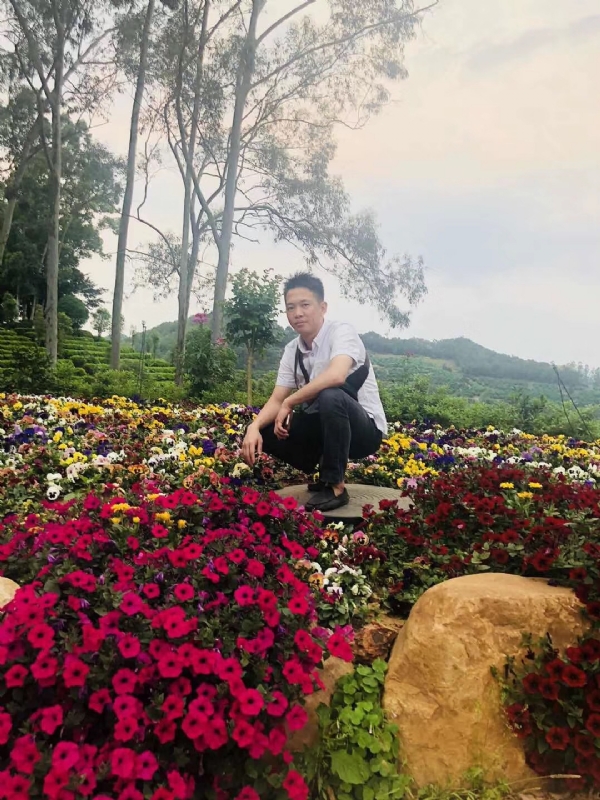 小郑的第一张照片--平顶山相亲服务中心