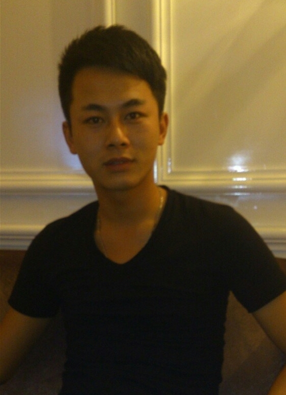 真情的流露的第一张照片--平顶山相亲服务中心