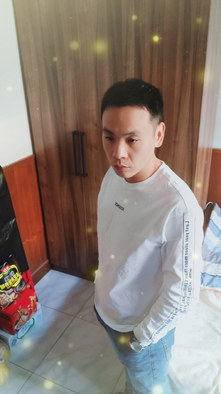 没有蜡笔的小航的第三张照片--平顶山相亲服务中心