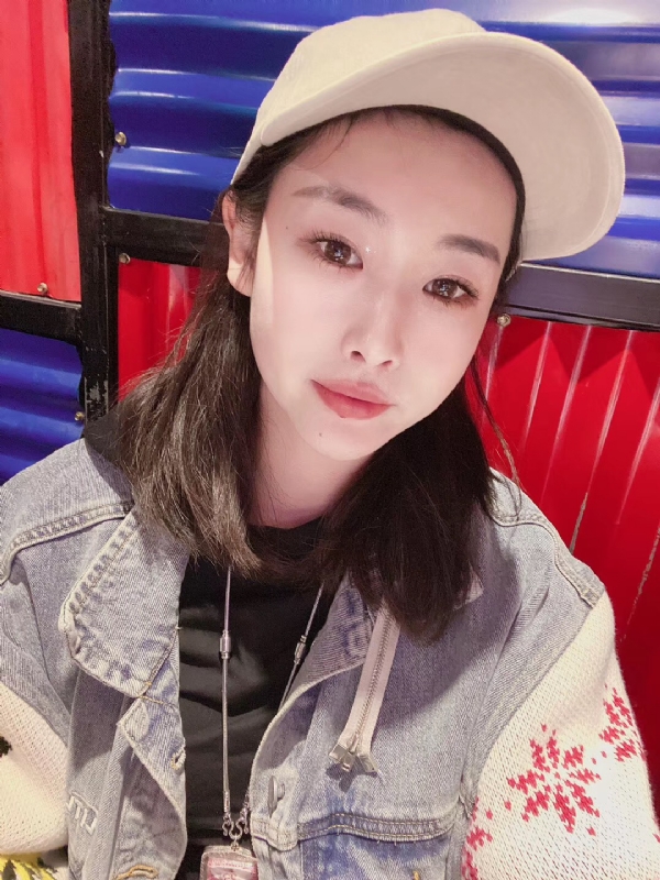 玲珑的第一张照片--平顶山相亲服务中心