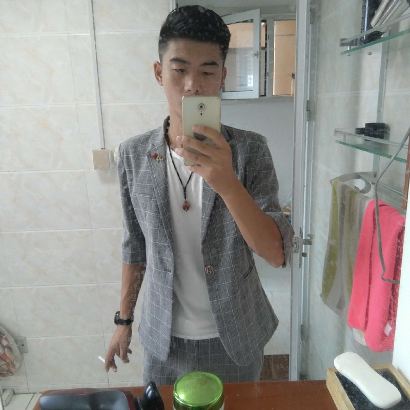 会淹死的鱼的第一张照片--平顶山相亲服务中心