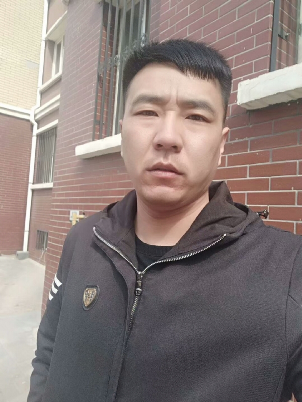 谁伴我闯荡的第一张照片--平顶山相亲服务中心